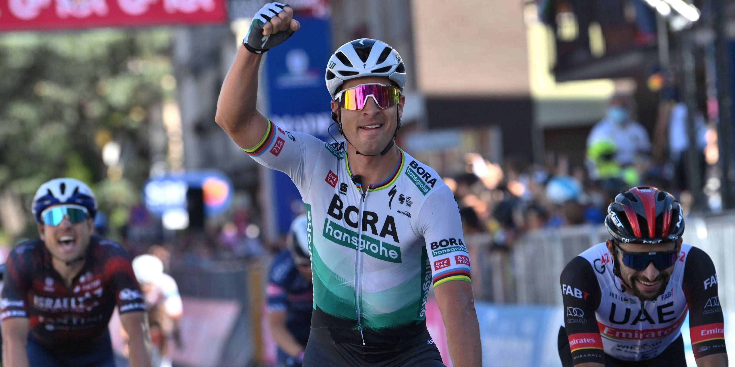 Peter Sagan vince la tappa 10 del Giro d'Italia! Egan Bernal sempre in Rosa