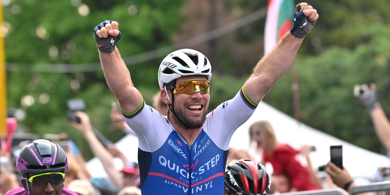 Mark Cavendish has won Giro d'Italia stage 3! 